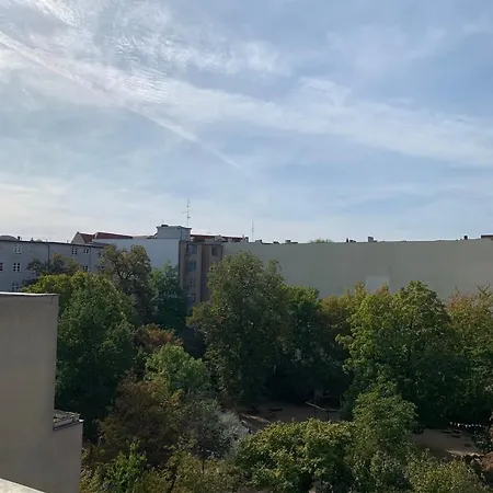 Lebt-wohnung Für Bis Zu 12 Personen Apartment Berlin