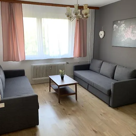 Apartment Lebt-wohnung Fur Bis Zu 12 Personen