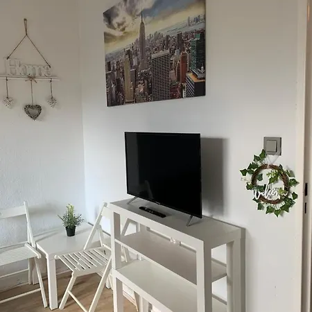 Lebt-wohnung Für Bis Zu 12 Personen *