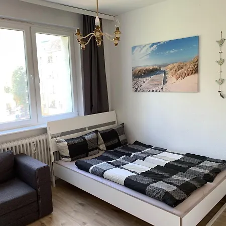 Lebt-wohnung Für Bis Zu 12 Personen Apartment