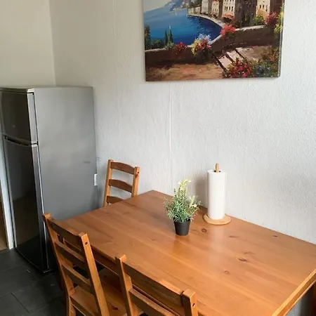 Lebt-wohnung Für Bis Zu 12 Personen Apartment Berlin