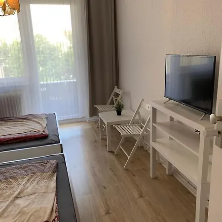 Lebt-wohnung Für Bis Zu 12 Personen *