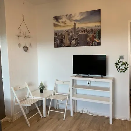 Lebt-wohnung Für Bis Zu 12 Personen Apartment