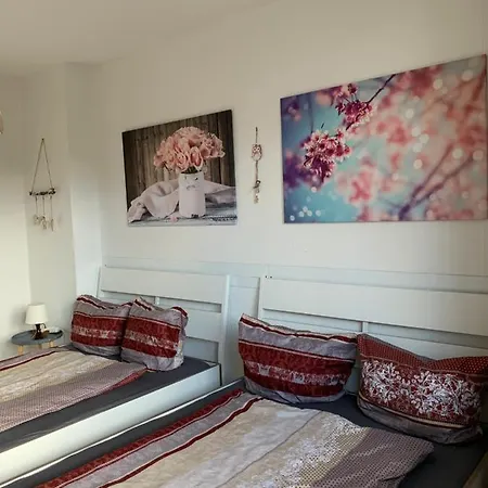 Apartment Lebt-wohnung Für Bis Zu 12 Personen Berlin