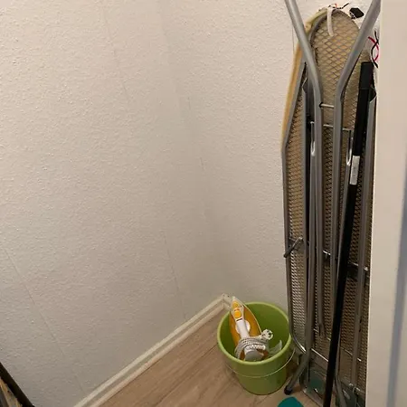 Apartment Lebt-wohnung Für Bis Zu 12 Personen *