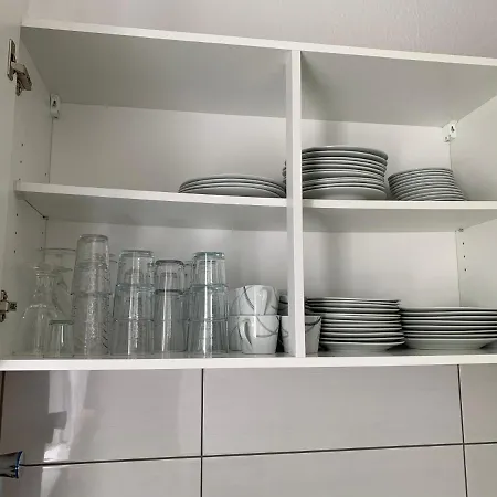 Lebt-wohnung Für Bis Zu 12 Personen Berlin