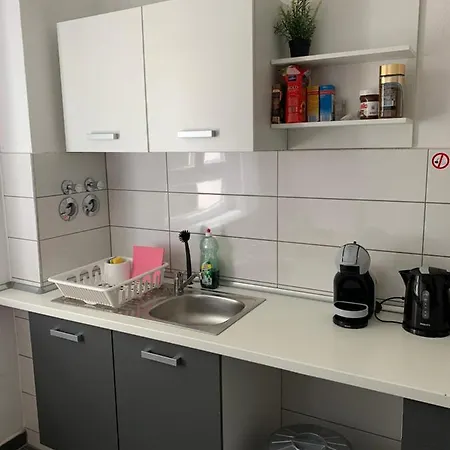 Apartment Lebt-wohnung Für Bis Zu 12 Personen