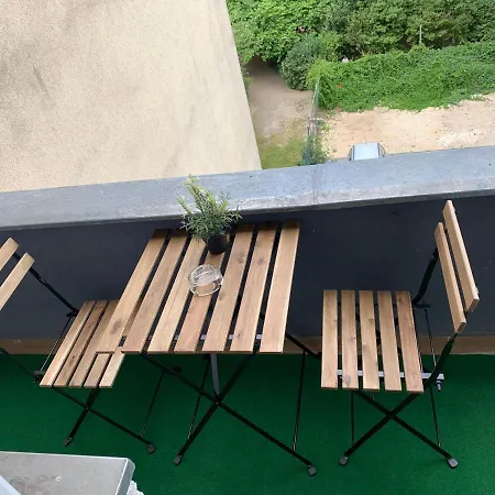 Lebt-wohnung Für Bis Zu 12 Personen Apartment