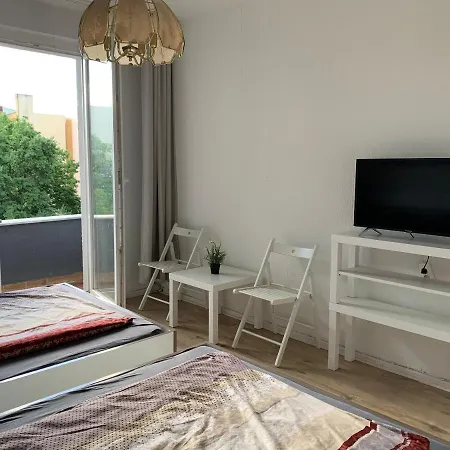 Lebt-wohnung Fur Bis Zu 12 Personen Apartment *
